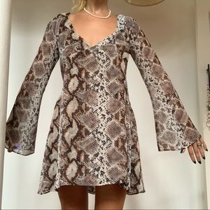 Bell sleeve, Cut Out back snake print dress